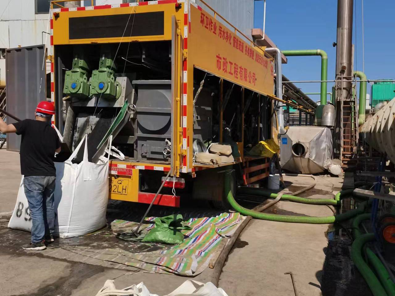 玉树淤泥压干处理